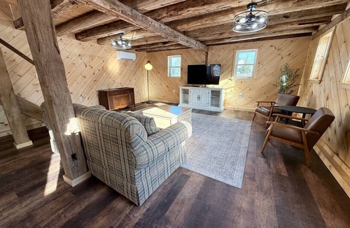 Bel Air House | The Heirloom Barn - – Sleep Inside Living History