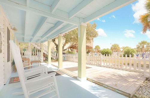 Downtown Myrtle Beach Cottage | The Hemingway Cottage- 201 N Ocean