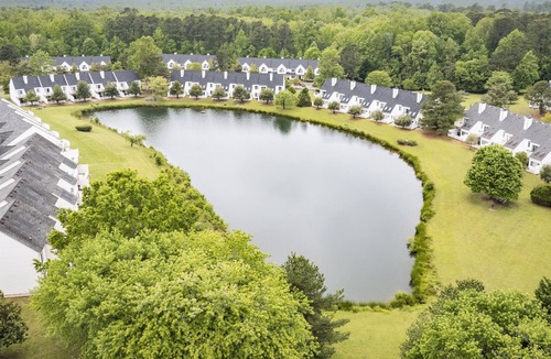 Berkeley Resort | The Historic Powhatan Williamsburg - 4 BDRM 2KG 1QN 2TWN 2 SOFABEDS 2 STORY STE