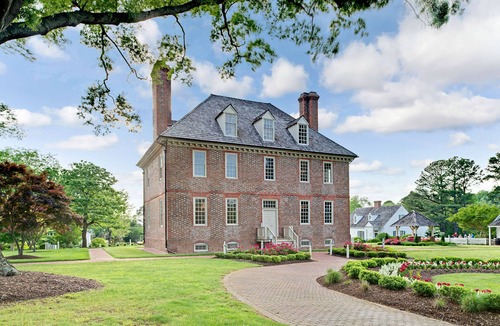 Berkeley Resort | The Historic Powhatan Williamsburg - 4 BEDROOM 2KG 1QN 2TWN 2 STORY DELUXE SUITE