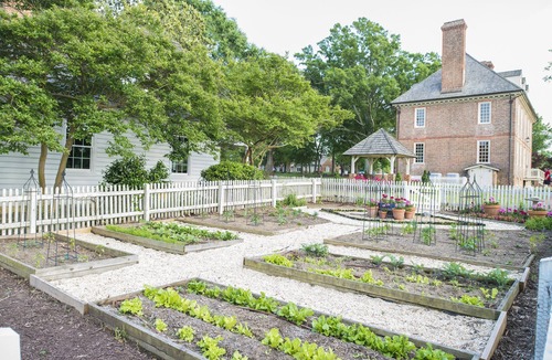 Berkeley Resort | The Historic Powhatan Williamsburg - 4 BEDROOM 2KG 1QN 2TWN 2 STORY DELUXE SUITE
