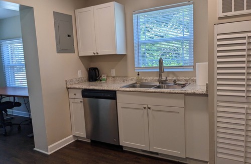 Durham House | The Homestead Bungalow | 2BR + Den, Pets OK