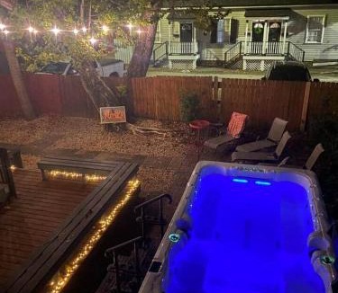 Dixon Park House | The Hourglass Inn- Unit B