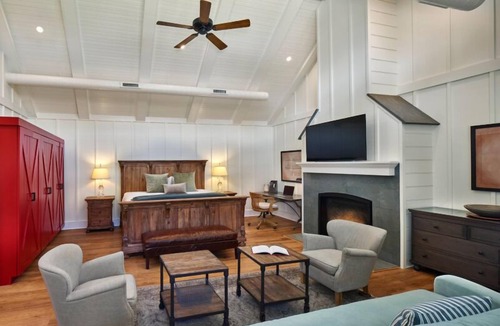 Stevensville Hotel | The Inn at Chesapeake Bay Beach Club