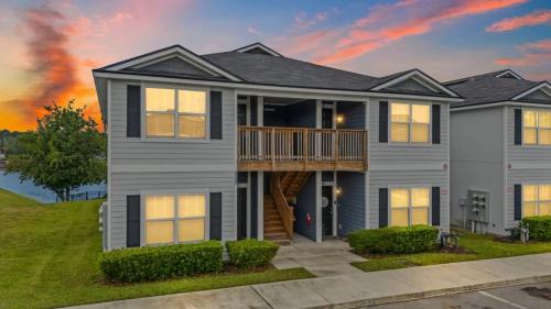 Southside Apartment | The Jax Escape - Team Joseph Ellen