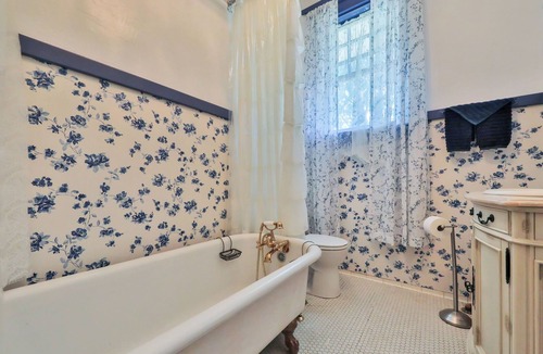 Gainesville Bed & Breakfast | The Lancaster Manor B&B