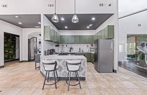 North Arlington Apartment | The Landry 100 | Spacious and Cozy 2 Bedroom 2bth