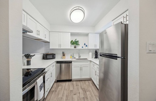 North Arlington Apartment | The Landry 100 | Spacious and Cozy 2 Bedroom 2bth