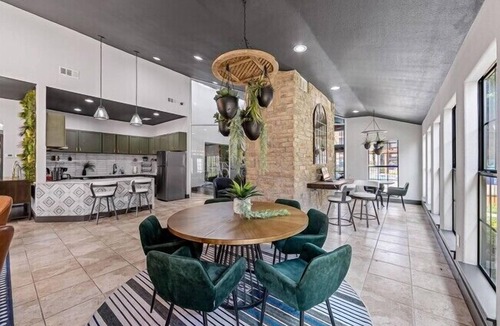 North Arlington Apartment | The Landry 283 | Spacious and Cozy 2 Bedroom 1bth