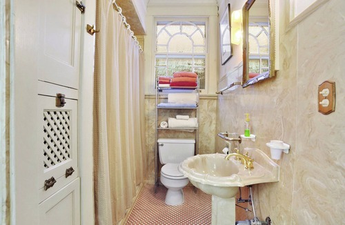 New Orleans Bed & Breakfast | The Laurel Bed And Breakfast