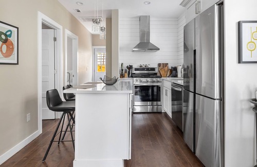 Westside House | The Lemoncello- Bright 2br/2ba