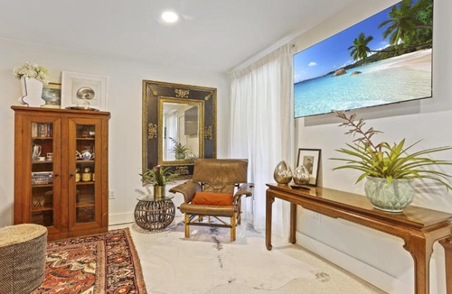 High Springs Apartment | The Lilly- Enchanting Downtown Studio
