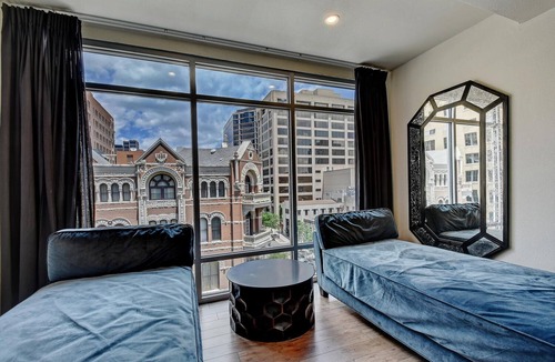 Downtown Austin Apartment | The Littlefields by Lodgewell, Corner Loft Trio of Balconies