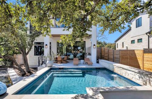 Marble Falls House | The Live Oaks at Highland Haven with Concierge Services