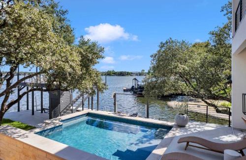 Marble Falls House | The Live Oaks at Highland Haven with Concierge Services