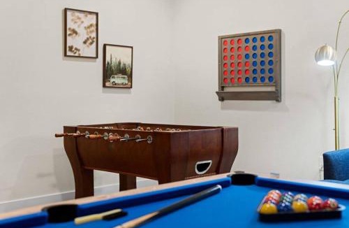 Katymead House | The Mad Hatter - Heated Pool Gameroom & More