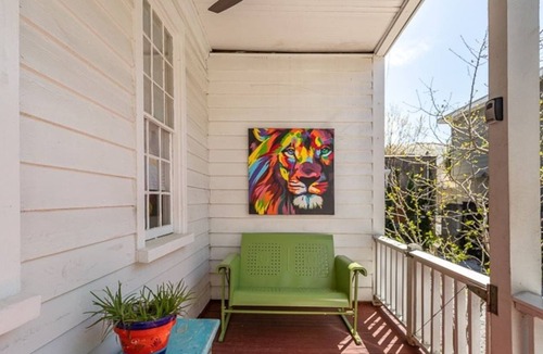 Westside Apartment | The Mirage by StayDuvet | 5 Minutes to King Street
