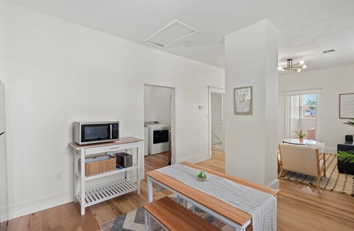Hampton House | The Monroe: 4-Bdrm Home by the Beach