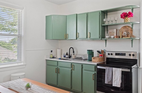 Hampton House | The Monroe: 4-Bdrm Home by the Beach