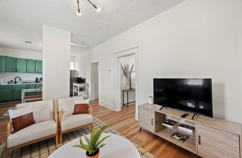 Hampton House | The Monroe: 4-Bdrm Home by the Beach