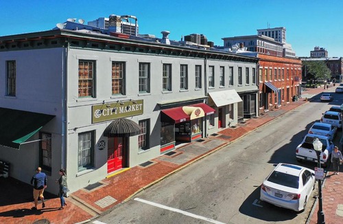 Historic District - North House | The Monty by Lucky Savannah