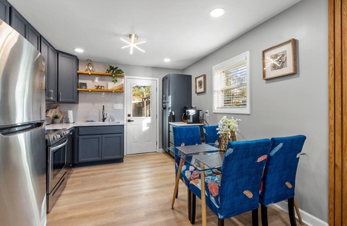 Southeast Raleigh House | the "NOLIAhouze", unique & modern. Perfect for great memories! 2mi to Downtown