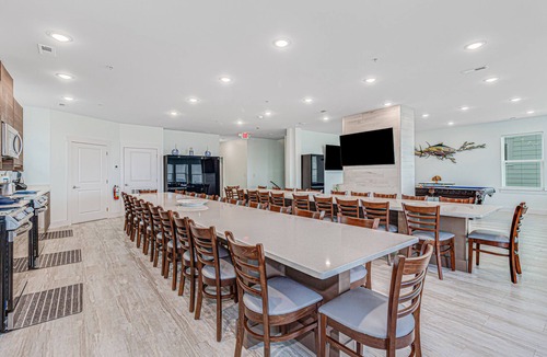 Crescent Beach House | THE OCEANFRONT GRAND RESORT: 17 BR Luxury with Unmatched Views+ALL THE AMENITIES