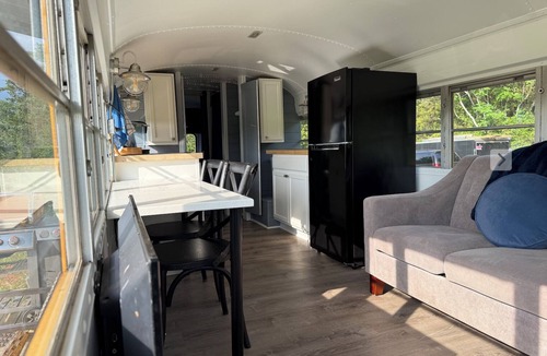 Reed Creek House | The Old Skoolie Escape at Lake Hartwell w/ Pickleball Court