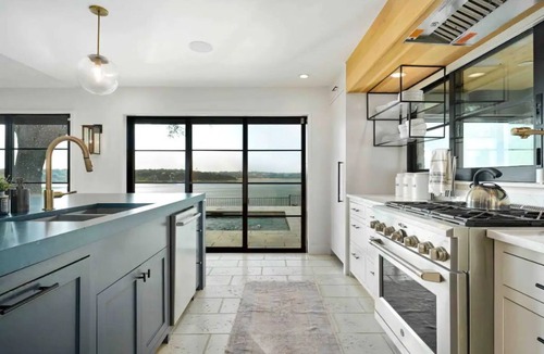 Belton Villa | The Overlook at Lake Belton | Luxury Villa | Pool