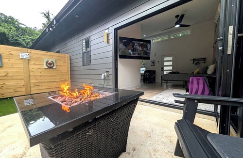 Southeast Raleigh Apartment | The Painted Perch - Fire Pit & EV Charger!