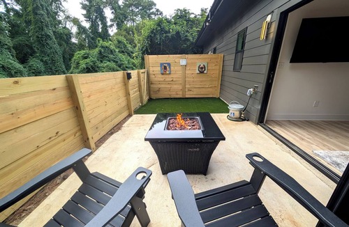Southeast Raleigh Apartment | The Painted Perch - Fire Pit & EV Charger!