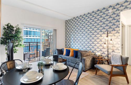 Charlotte Center City Apartment | The Panther - Luxury 3BR - Free Parking - Views - Stadium - Gym