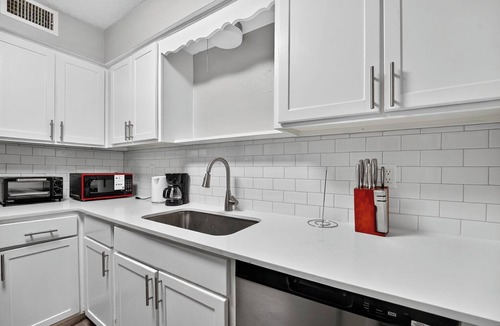 Lake Highlands Apartment | The Paxton | Modern 2BR Retreat