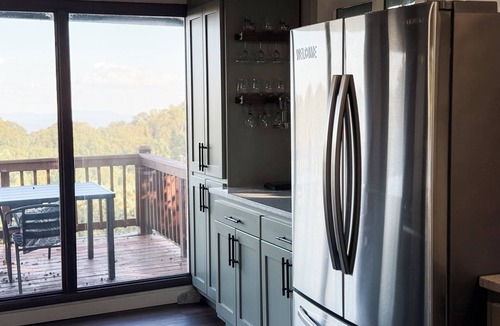 Dan River Cabin | The Perch -Incredible view - Right along the Blue Ridge Parkway