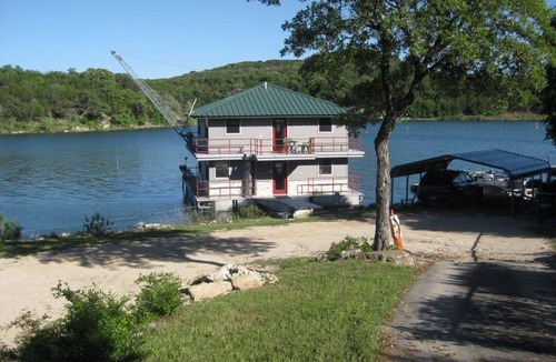 Leander House | The perfect family lake house made even better: it's floating!