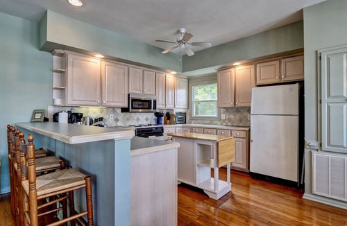 Ocean Isle Beach Cottage | The Perfect Getaway! Dock, King Suite. Family Friendly!