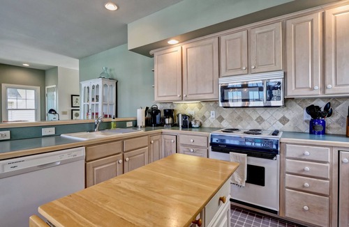 Ocean Isle Beach Cottage | The Perfect Getaway! Dock, King Suite. Family Friendly!