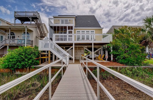 Ocean Isle Beach Cottage | The Perfect Getaway! Dock, King Suite. Family Friendly!