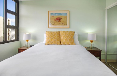 Waikiki Apartment | THE PINEAPPLE SUITE at THE WAIKIKI BANYAN