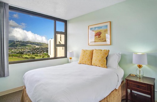 Waikiki Apartment | THE PINEAPPLE SUITE at THE WAIKIKI BANYAN