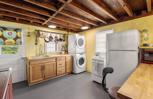 Colington House | The Pink House: Central Location | Pet-Friendly
