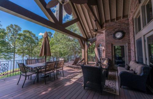 Greensboro House | The Pointe