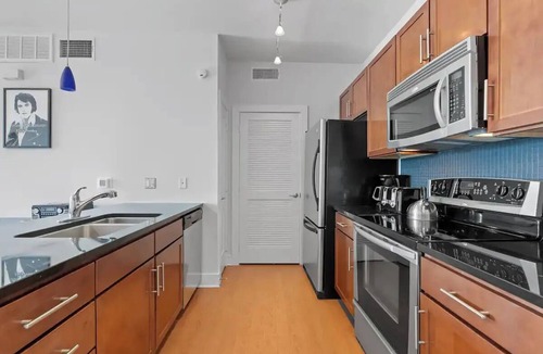 North University Condo | The Presley - Elvis Themed Downtown Loft. Skyline &Tower Views-close to it all