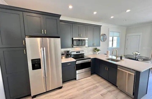 River District House | The Regency - Houseboat Downtown
