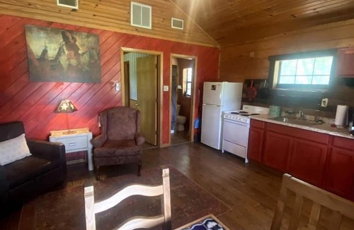 Paluxy Cabin | The Renegade in Bluff Dale, TX