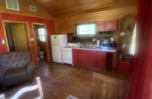 Paluxy Cabin | The Renegade in Bluff Dale, TX