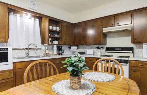 Broussard House | The Rose 1