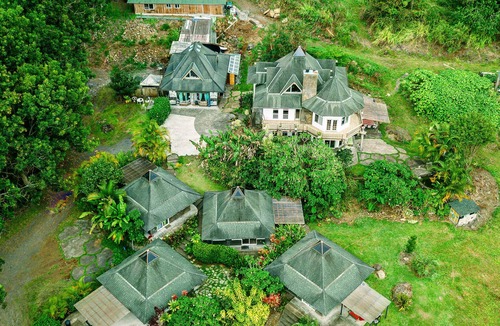 Holualoa House | The Secret Manor - artFULL living in Kona Coffee Country
