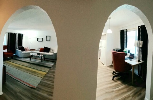 Dawson Apartment | **The Sexiest Suite ATX! ** Perfect location in SoCo District- Congress St <3