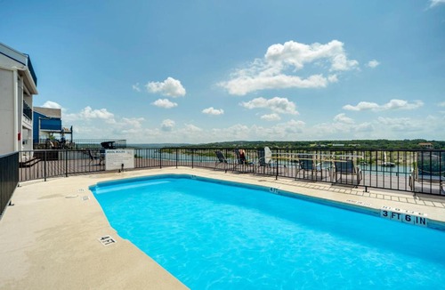 Briarcliff House | The South Shore of Lake Travis: Spicewood Condo